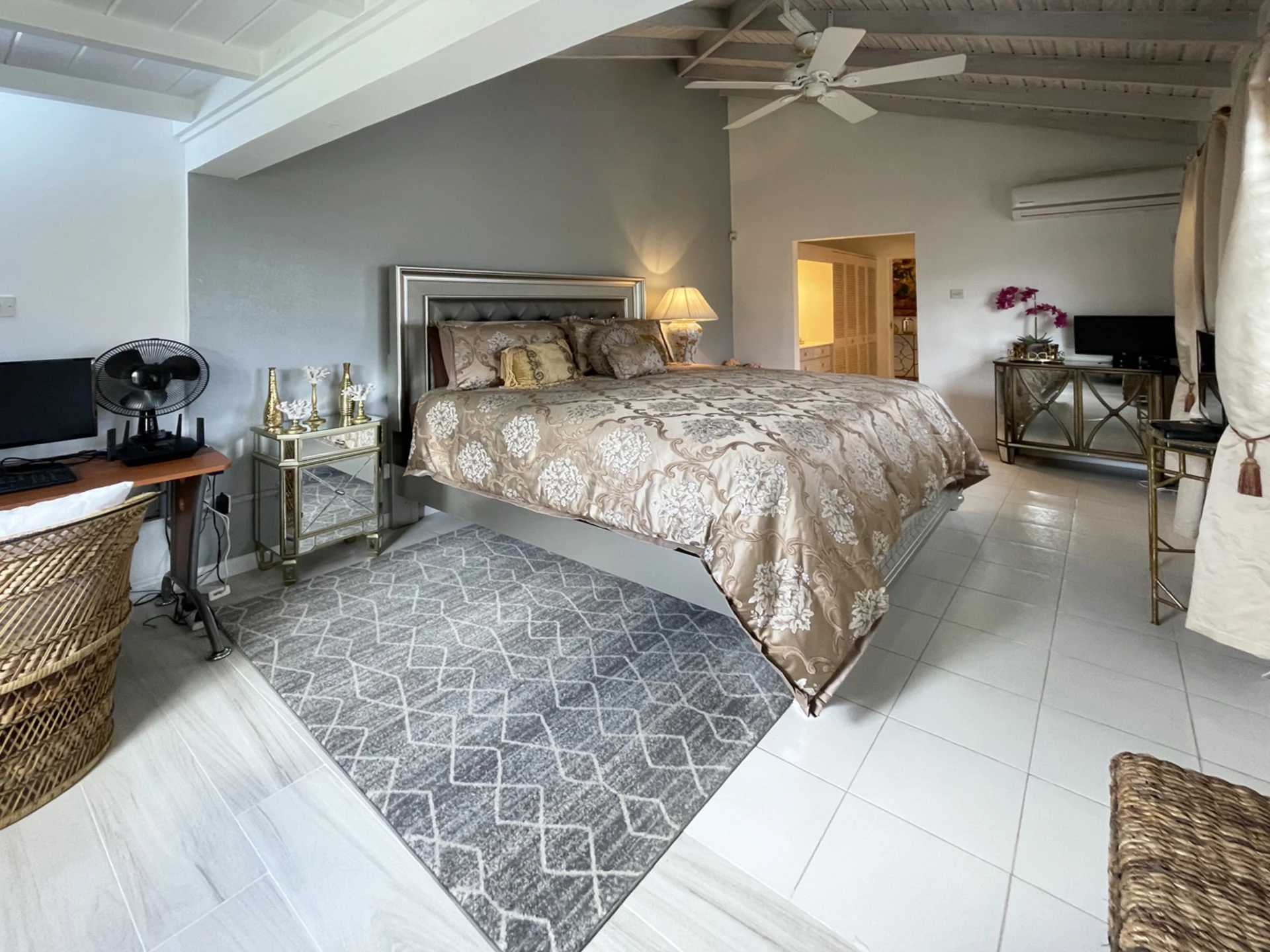 Second bedroom
