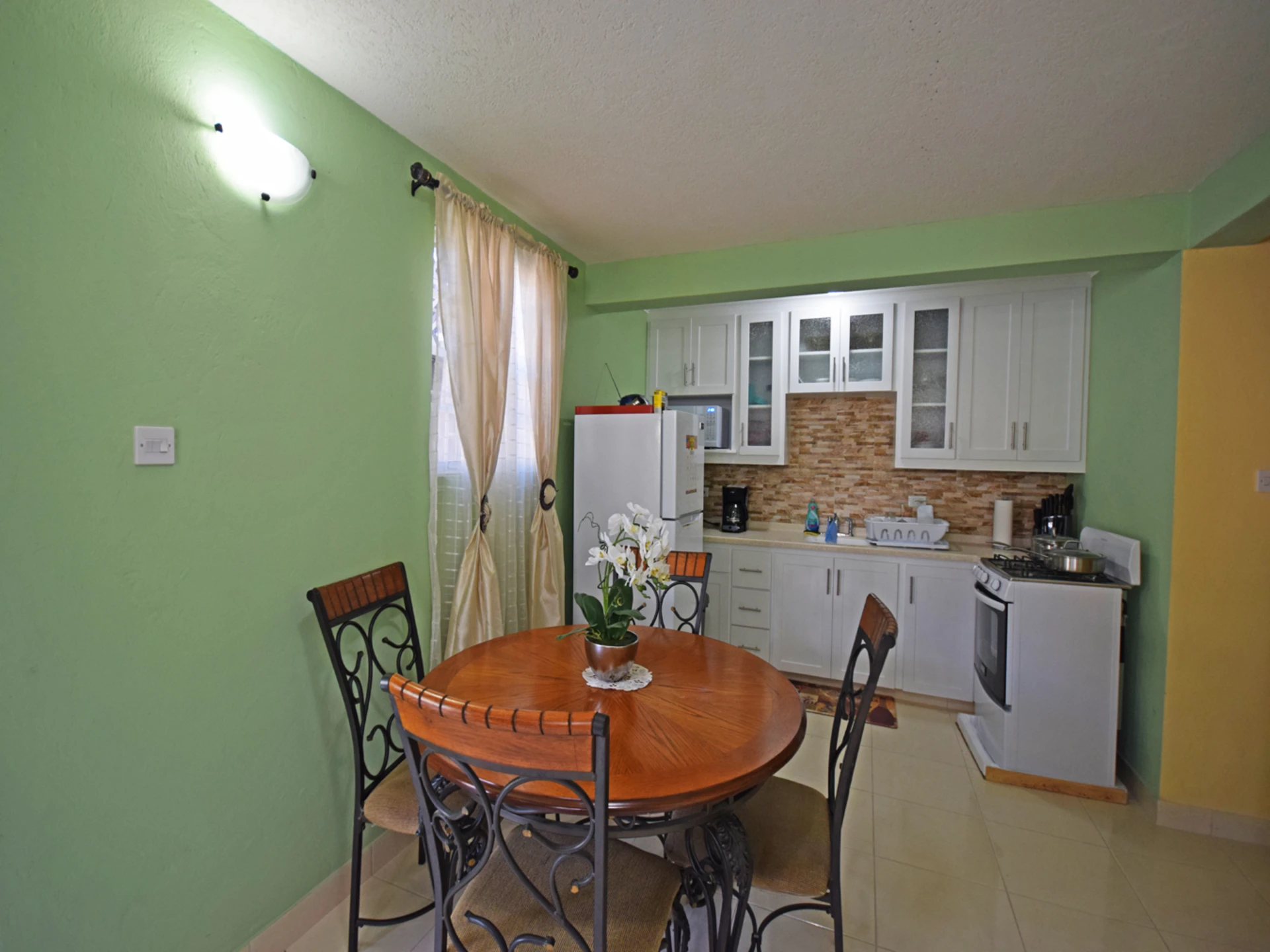 Open-plan dining, living and kitchen