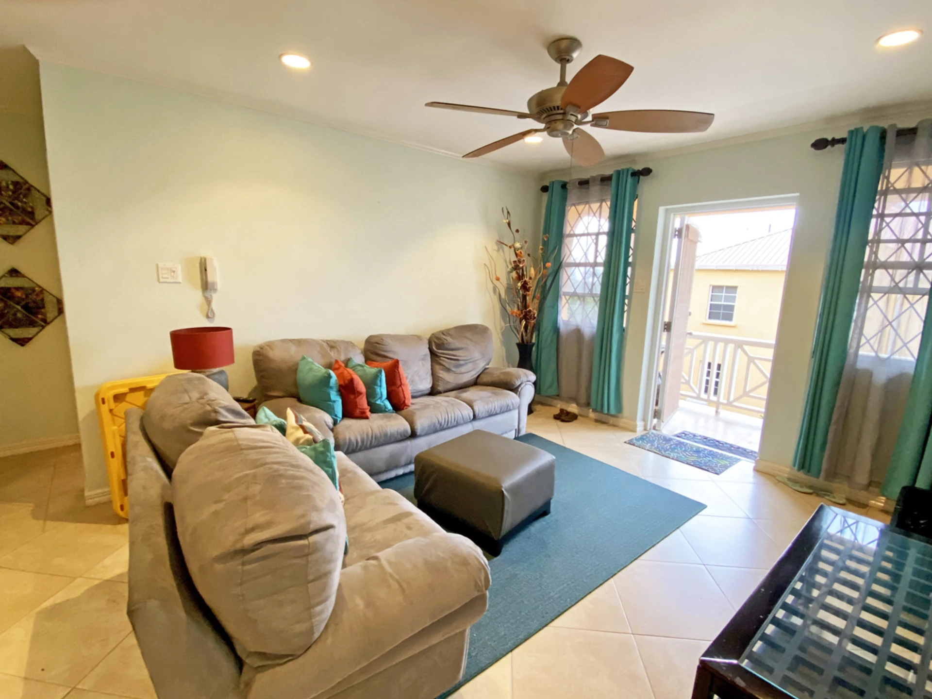 Attractive Living Area