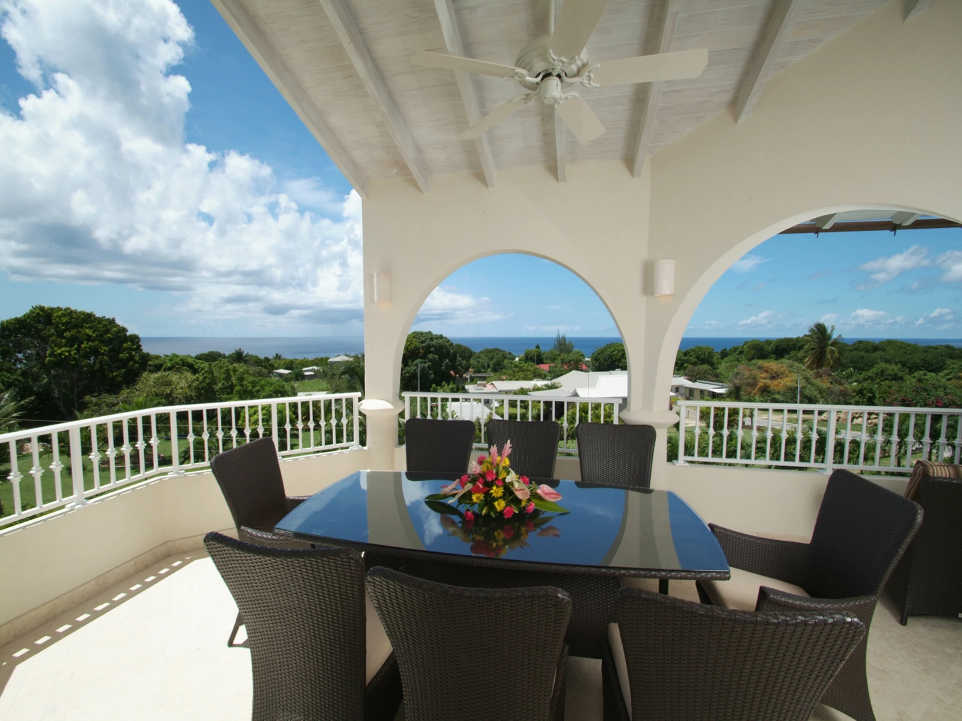 Lovely sea views from this first floor residence