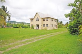 View of front of house and driveway