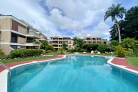 Shared pool and grounds at Banyan Court