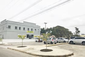 Six Roads Retail & Office Building - Excellent Highway 5 visibility