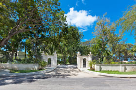 Main entrance to Sea Shell