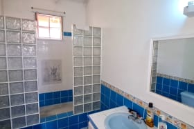 En-suite Bathroom in Master Bedroom 