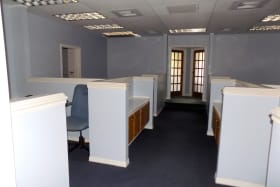 Open plan with 4-6 workstations 