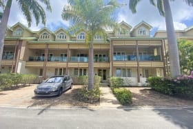 Entrance to Limegrove Villa 6