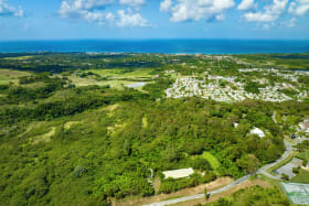 Less than 10-minutes from Speightstown and Holetown