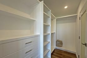 Ensuite Walk-In Closet
