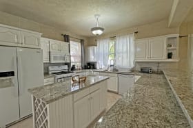 Fully-equipped with sufficient cabinetry space