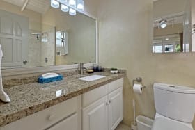 En-suite guest bathroom