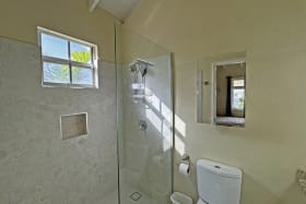 En-suite guest bathroom