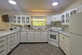 Fully-equipped kitchen