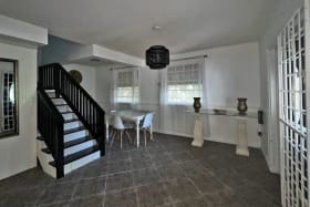 Foyer/Dining area