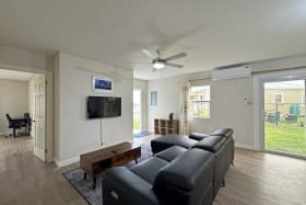 Cozy Tv/lounging area