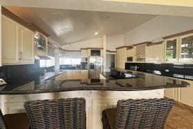 Expansive kitchen