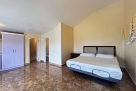 Upper guest suite