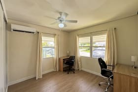 Office/Second guest bedroom