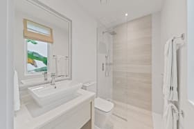 Full powder room