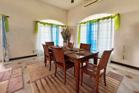 Spacious Dinning