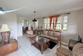 Living area - furniture can be removed