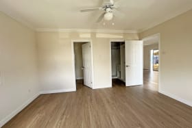 Primary bedroom with ensuite bathroom & walk-in closet