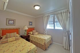 Guest bedroom with two single beds
