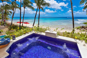 Small pool onlooking the sea from the patio