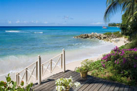 Walkway to the beach from the reception