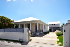 Lemonade Villa with electric gates