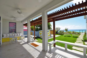 The covered patio and sea views