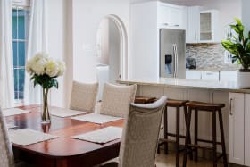 Modern kitchen & dining area