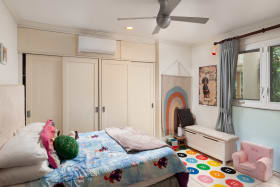 Guest bedroom suite