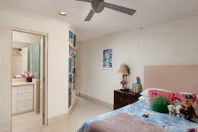 Guest bedroom suite
