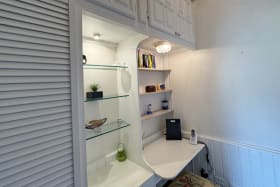 Office nook next to primary bedroom