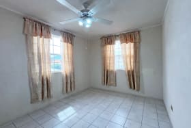 Upper guest bedroom 2