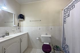 Ensuite primary bathroom