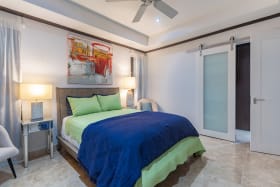 Guest bedroom suite