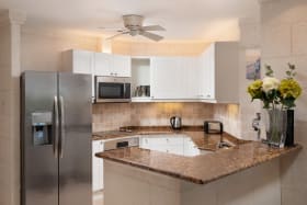 Fully fitted kitchen