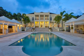 Spacious pool deck ideal for entertaing