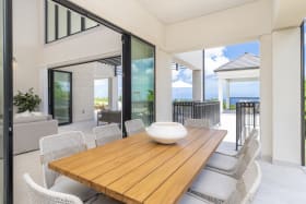 Alfresco dining