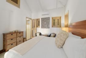 Guest bedroom suite