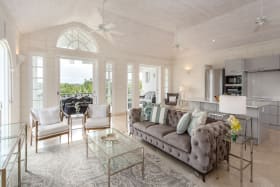 Spacious living room
