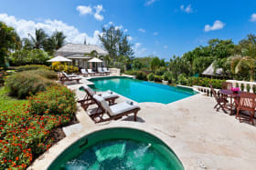 Pool, jacuzzi and beautifully landscaped gardens