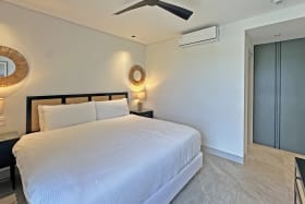 Guest bedroom suite
