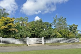 Gate and fence