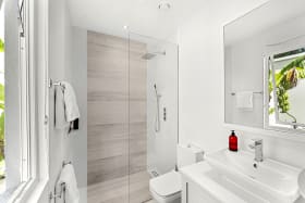 Guest Bathroom 2