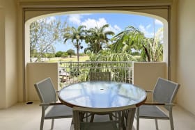 Outdoor dining on the balcony