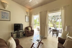 Spacious living room