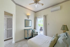 Upstairs guest bedroom